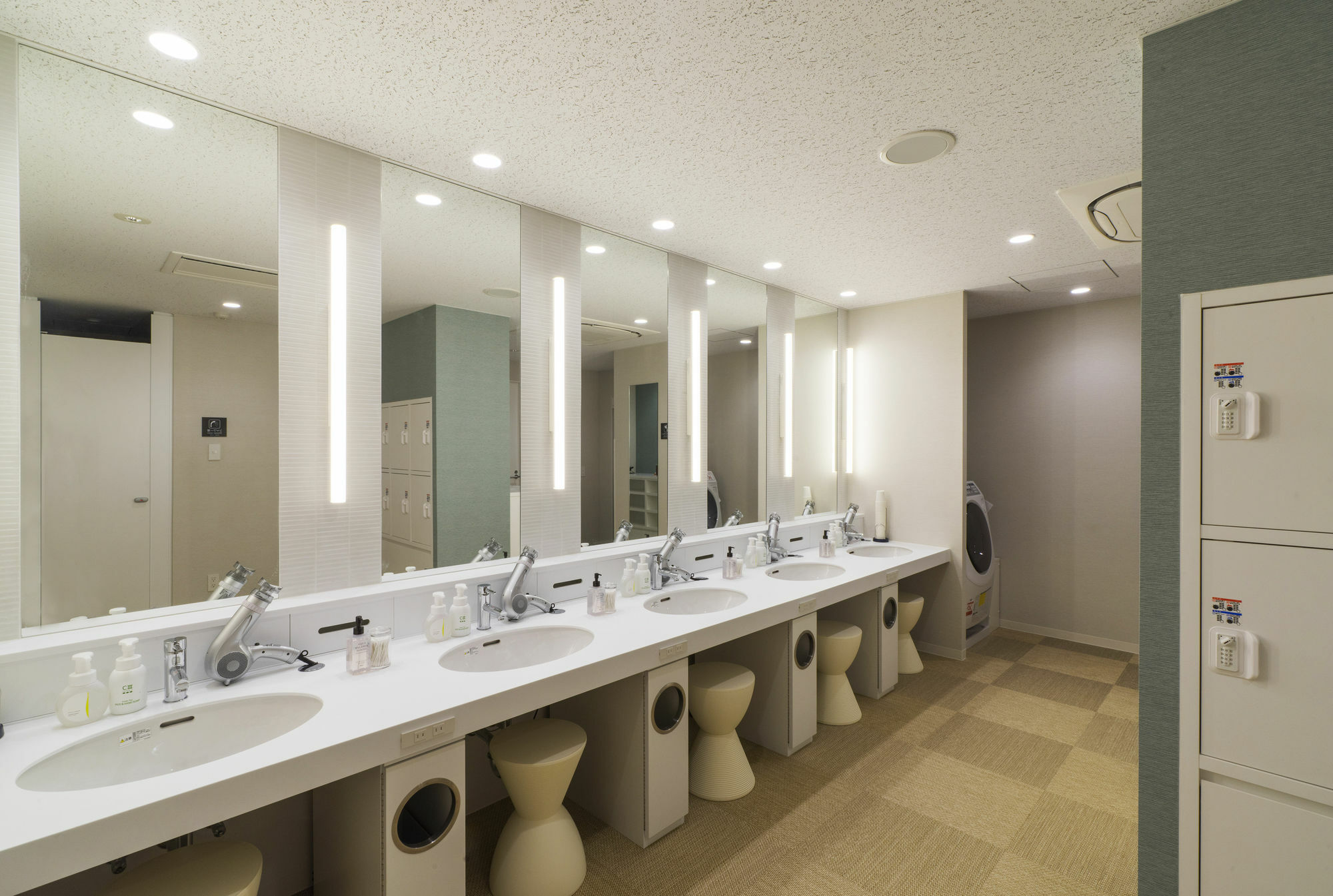 First Cabin Shinbashi Atagoyama Tokyo Exterior photo